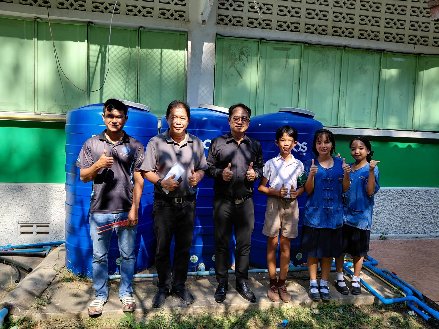 การประปาส่วนภูมิภาคสาขาปากท่อ  ให้บริการตรวจสอบท่อภายในและแก้ไขระบบประปาภายในโรงเรียนบ้านเขาย้อย