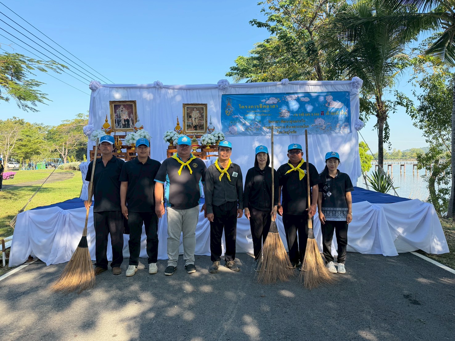 กปภ.สาขาสวรรคโลก ร่วมกิจกรรมจิตอาสาพัฒนาเนื่องในวันคล้ายวันพระบรมราชสมภพพระบาทสมเด็จพระบรมชนกาธิเบศรมหาภูมิพลอดุลยเดชมหาราช บรมนาถบพิตร วันชาติ และวันพ่อแห่งชาติ 5 ธันวาคม 2568