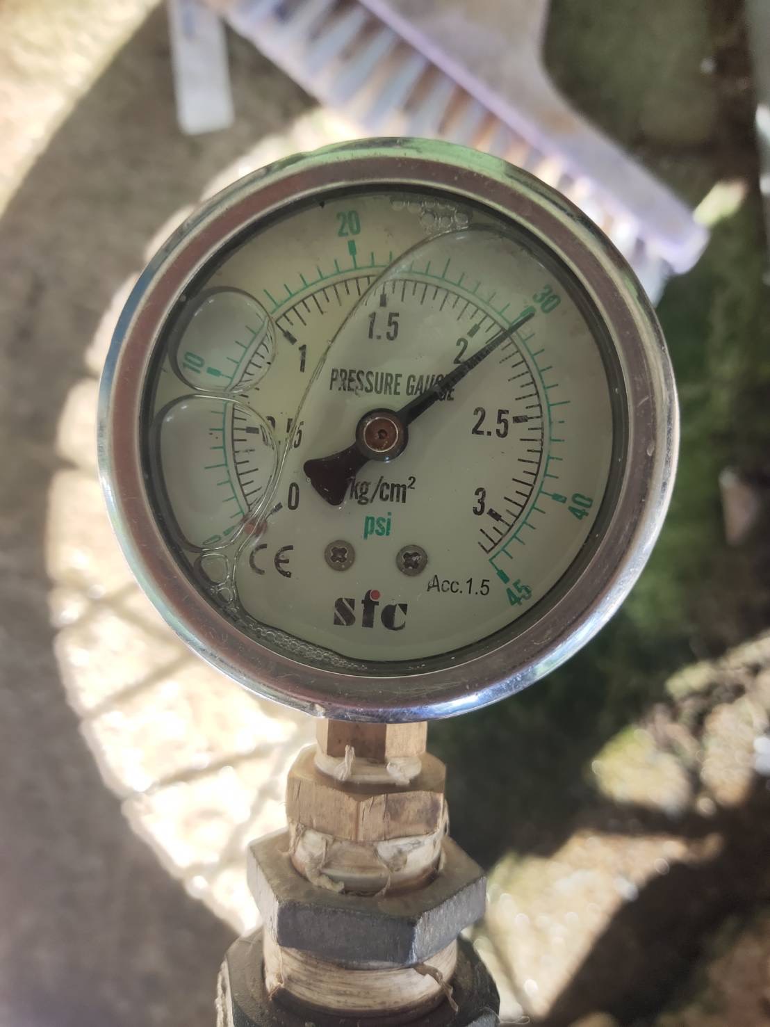 การประปาส่วนภูมิภาคสาขากระบี่ ดำเนินการตามแผนงานบริการและควบคุมน้ำสูญเสีย ตรวจสอบแรงดันน้ำ บริเวณพื้นที่ บ้านช่องพลีตำบลอ่าวนาง อำเภอเมือง จังหวัดกระบี่