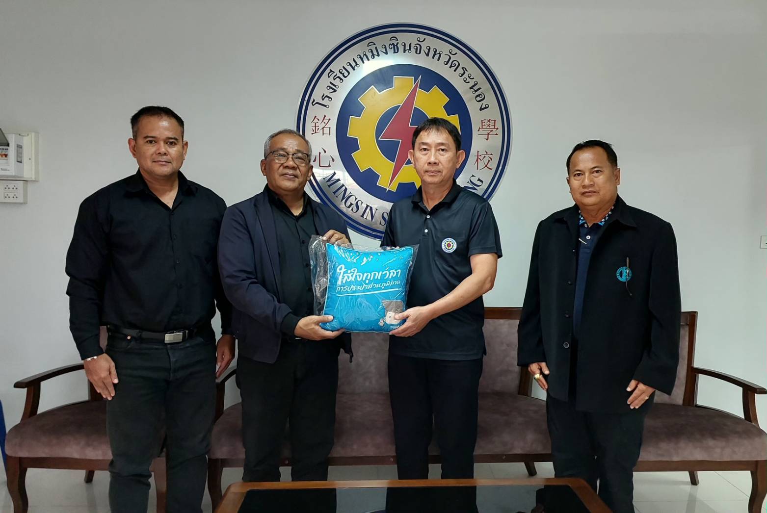 กปภ.สาขาระนอง ลงพื้นที่พบลูกค้ารายใหญ่ ภายใต้กิจกรรมมุ่งมั่นเพื่อปวงชน เติมใจให้กัน ครั้งที่ 1/2569