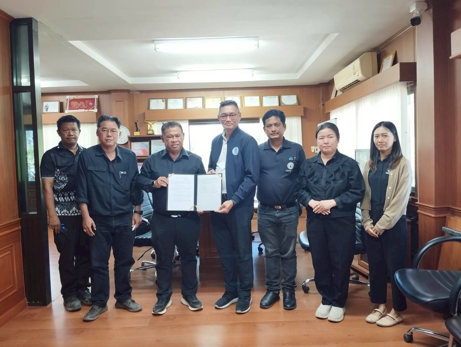 กปภ.สาขาพนมสารคาม ลงนามบันทึกข้อตกลง (MOU) ร่วมกับ อบต.เกาะขนุน รับโอนกิจการประปา แก้ไขปัญหาความเดือดร้อนประชาชนช่วงฤดูแล้ง