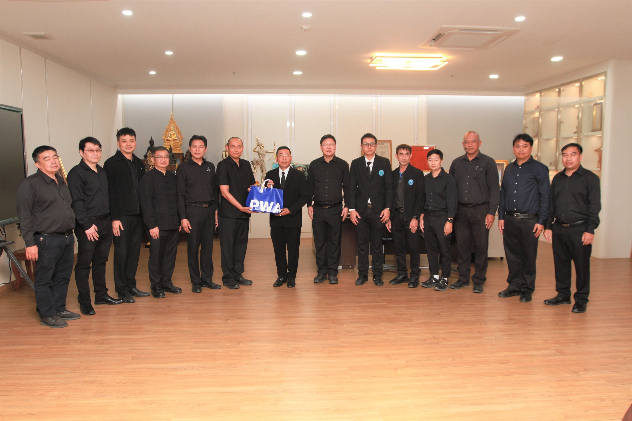 คณะผู้บริหาร กปภ.เขต 1 และ ผจก.กปภ.สาขาในพื้นที่ จ.ระยอง เข้าสวัสดีปีใหม่ ผวจ.ระยอง และ นายก อบจ.ระยอง