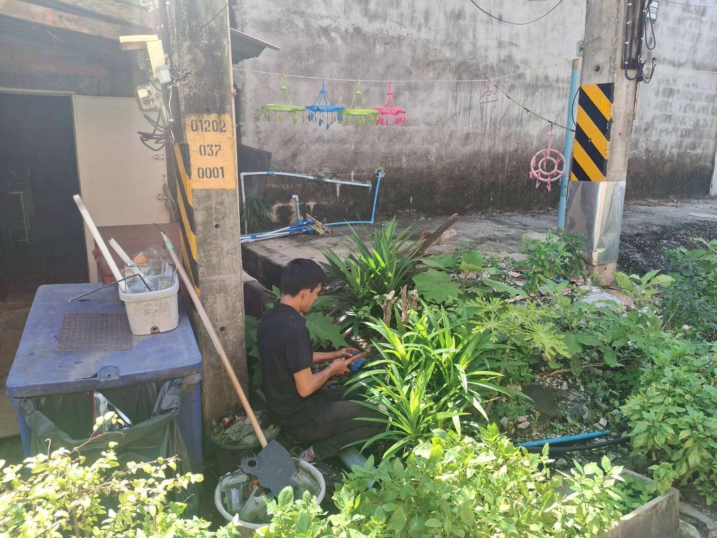 กปภ.สาขาขนอม ลงพื้นที่ตรวจวัดแรงดันน้ำเพื่อเป็นการวิเคราะห์หาจุดท่อแตก/รั่วเบื้องต้น และแก้ไขปัญหาน้ำไม่ไหล/น้ำไหลอ่อน