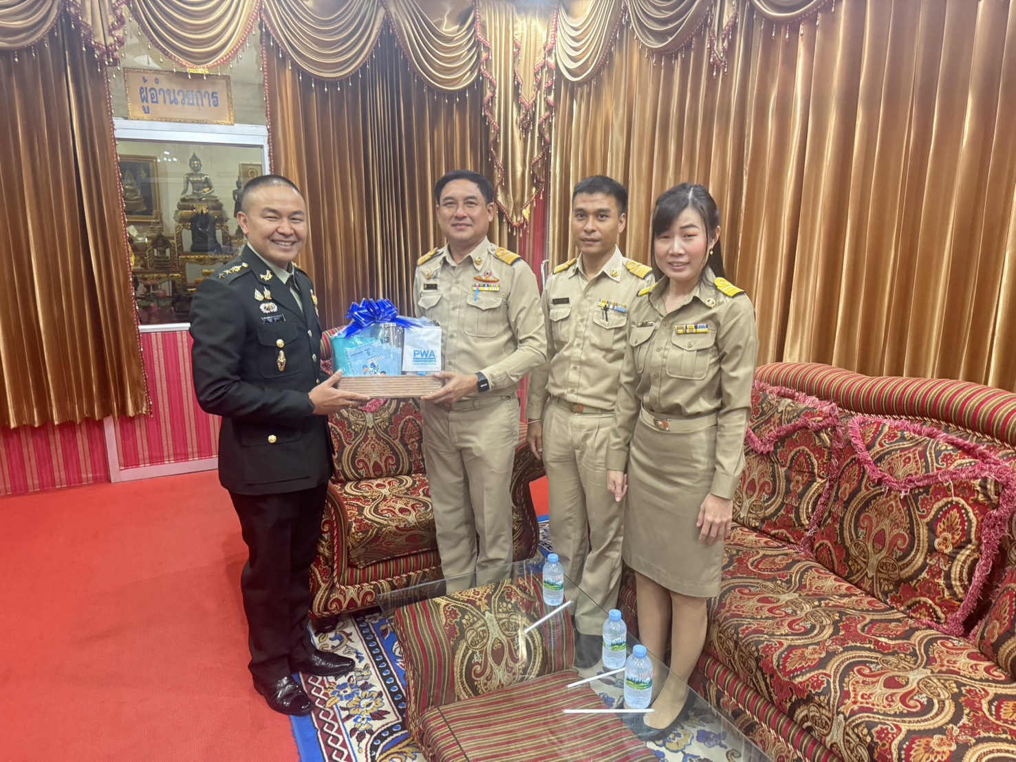 กปภ.สาขาปราณบุรี เข้าสวัสดีปีใหม่ ผู้อำนวยการโรงพยาบาลค่ายธนะรัชต์