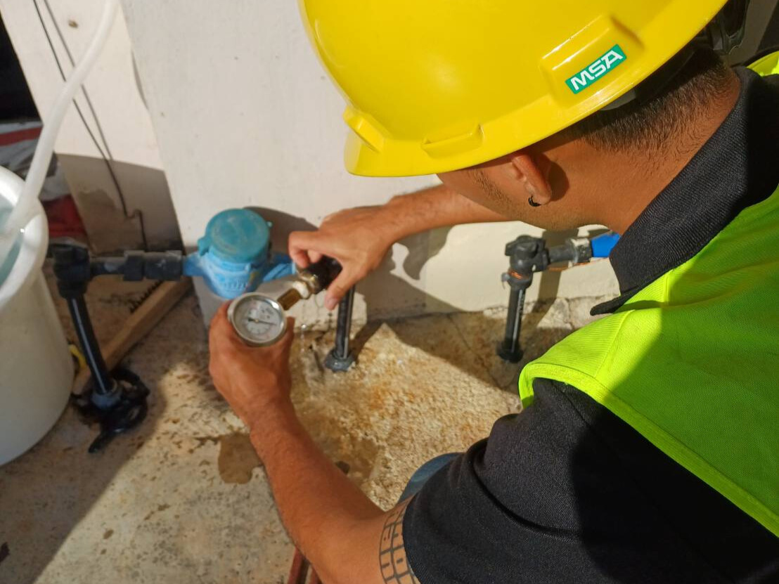 กปภ.สาขาระนอง ลงพื้นที่ตรวจวัดแรงดันน้ำ ตามโครงการ ผู้ใช้น้ำมั่นใจ กปภ.เช็คชัวร์