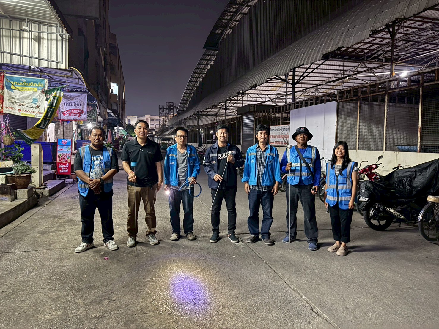 กปภ.สาขาอ้อมน้อย ลงพื้นที่ทำกิจกรรมลดน้ำสูญเสียเชิงรุก บริเวณ DMA10 ซอยแปซิฟิกส์ ต.อ้อมน้อย อ.กระทุ่มแบน จ.สมุทรสาคร