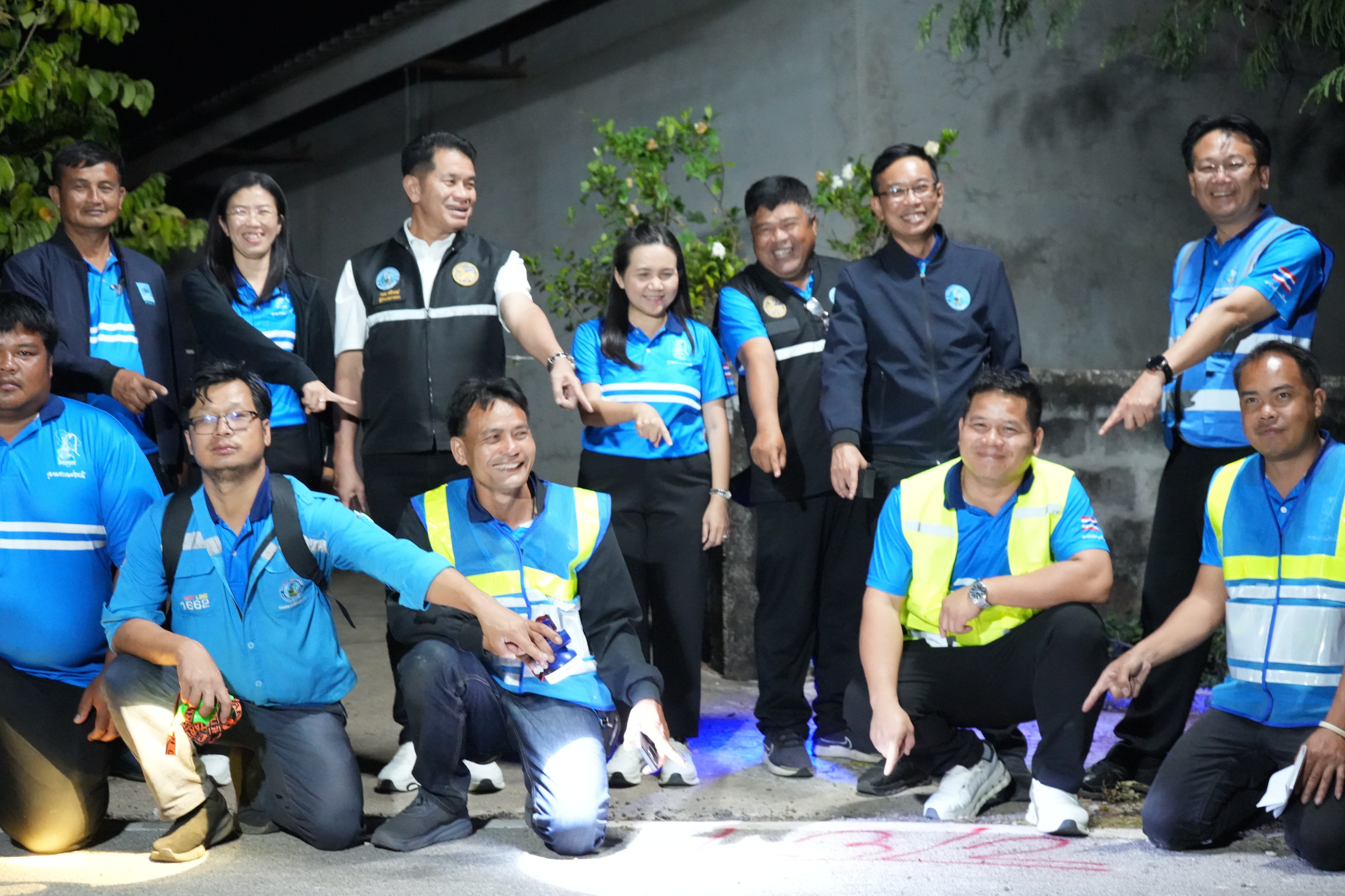 รปก.2 ร่วมกับกลุ่มภาคีสัตตนาคราช เดินสำรวจหาท่อแตกรั่ว (Active Leak Control) ในพื้นที่บริการ กปภ.สาขาธาตุพนม