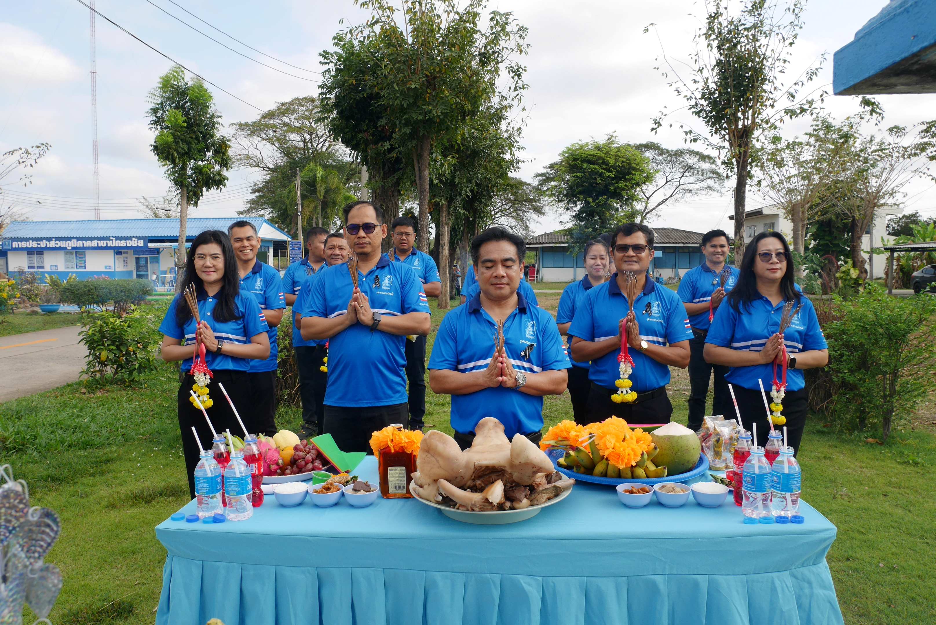 กปภ.สาขาปักธงชัย ร่วมกันสักการะศาลพระภูมิ สิ่งศักดิ์สิทธิ์ และพระแม่ธรณี เนื่องในวันคล้ายวันสถาปนา กปภ. ครบรอบ 47 ปี