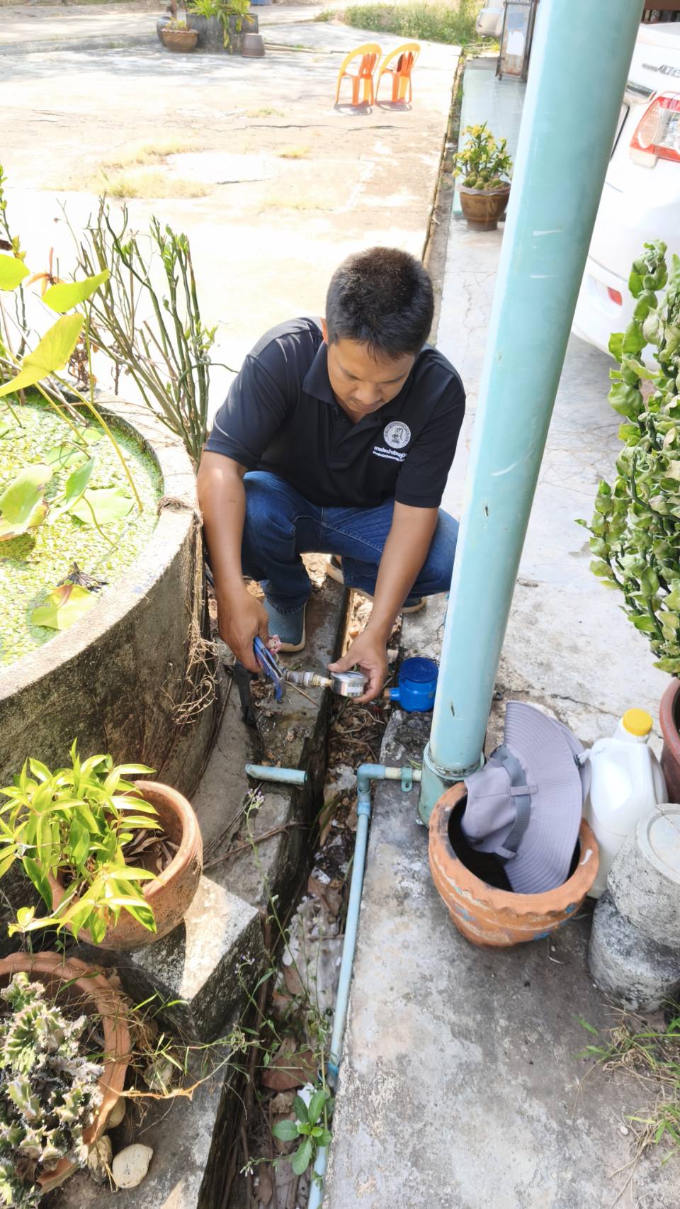 กปภ.สาขาคลองท่อม นำทีมลงพื้นที่ตรวจวัดแรงดันน้ำ