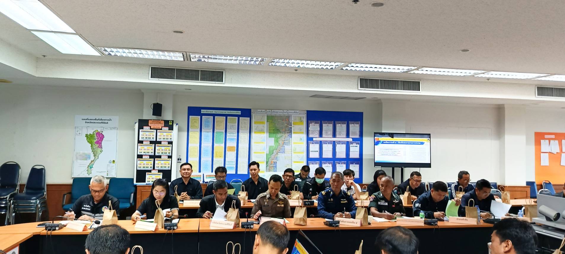 กปภ.สาขาบางสะพาน เข้าร่วมประชุมเตรียมการป้องกันและแก้ไขปัญหาภัยแล้ง ไฟป่า และฝุ่น PM2.5 จังหวัดประจวบคีรีขันธ์