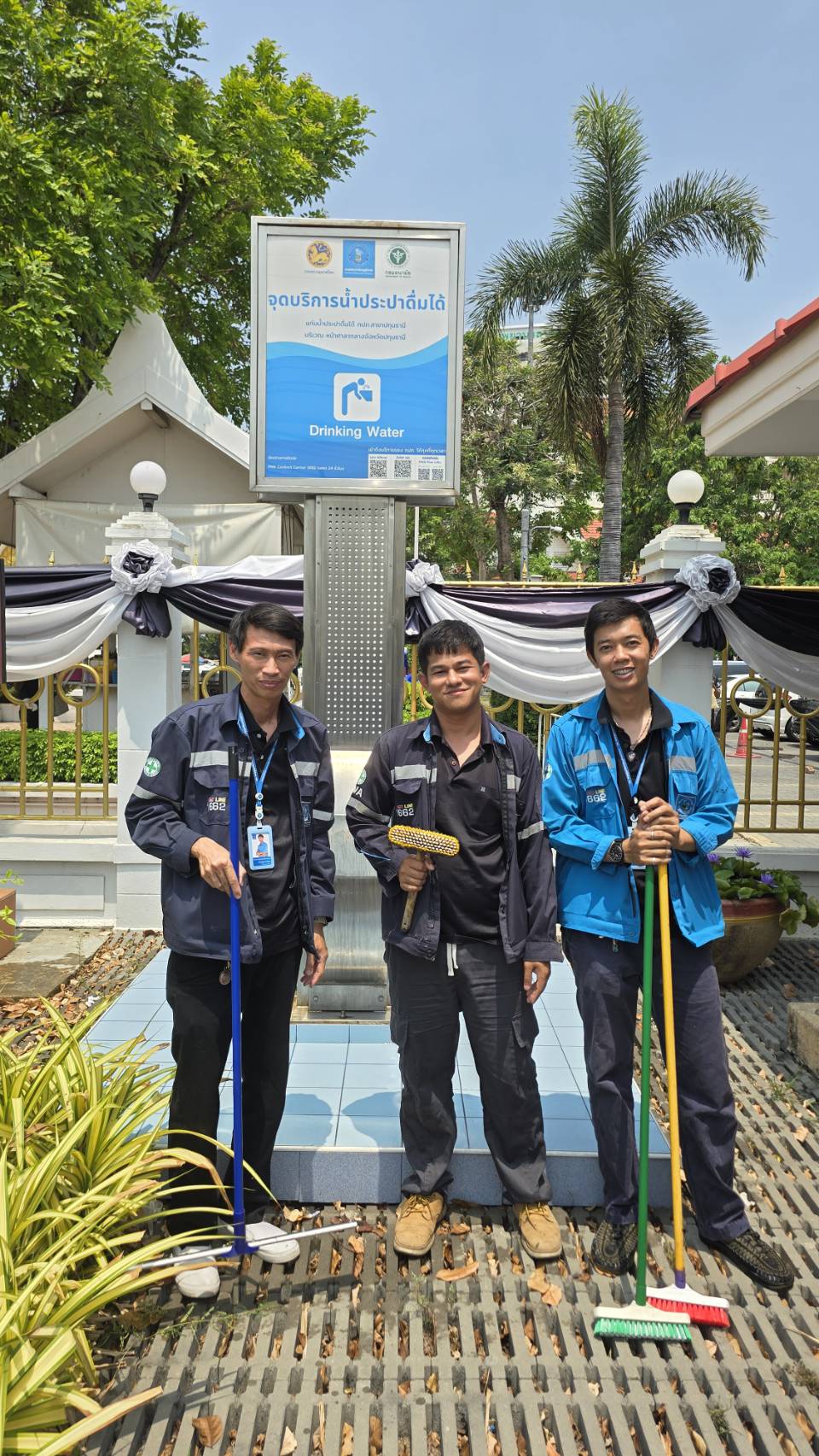 กปภ.สาขาปทุมธานี(พ.) รายงานผลการดำเนินการ ทำความสะอาดแท่นน้ำประปาดื่มได้ เพื่อสร้างความพึงพอใจ และความมั่นใจในคุณภาพน้ำของ กปภ. ให้กับลูกค้า