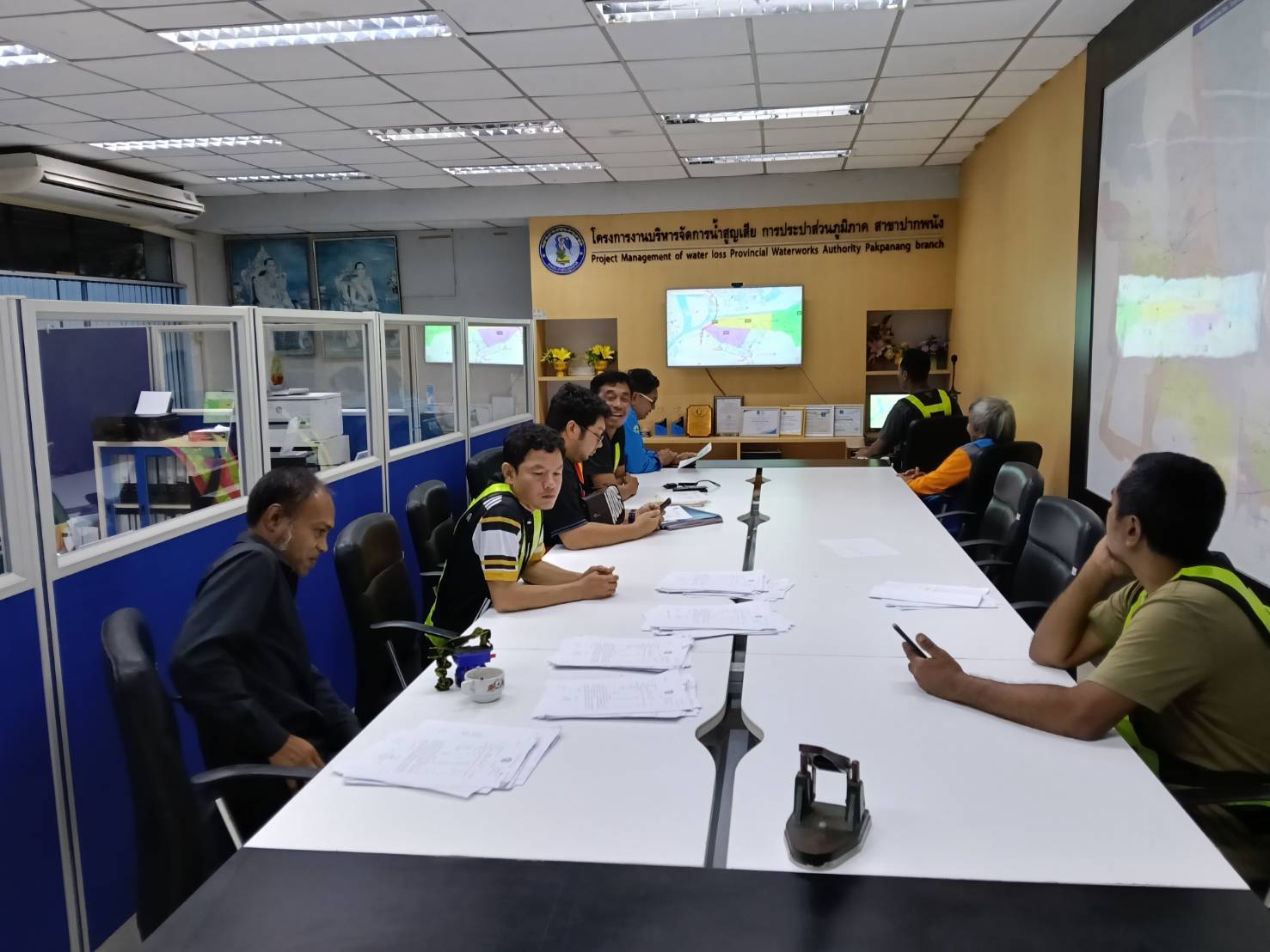 กปภ.สาขาปากพนัง ลงพื้นที่เดินสำรวจหาท่อแตก/ท่อรั่ว จากการทำ step test  ตามแผนลดน้ำสูญเสีย บริเวณพื้นที่ ม.3 และ  ม.4  ตำบลบางพระ อำเภอปากพนัง จังหวัดนครศรีธรรมราช