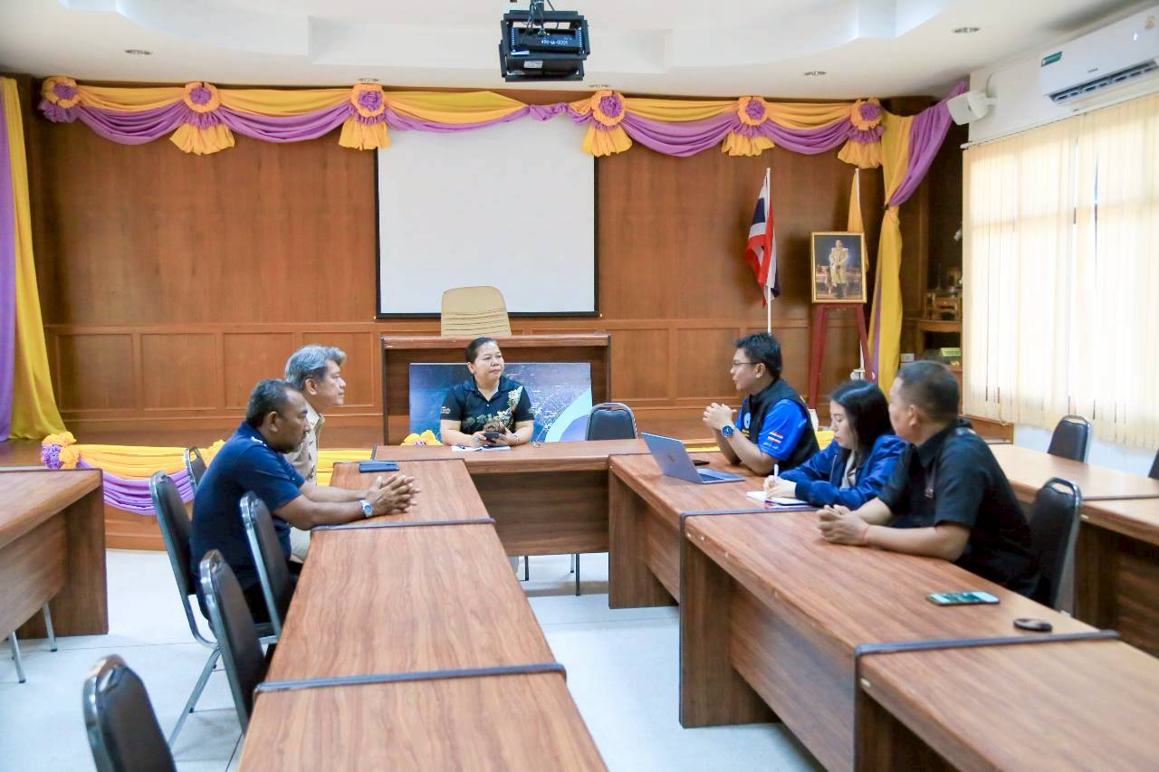 การประปาส่วนภูมิภาคสาขาประจวบคีรีขันธ์ ร่วมประชุมกับองค์การบริหารส่วนตำบลห้วยทรายเพื่อแจ้งความคืบหน้าการขยายเขตจำหน่ายน้ำและลงพื้นที่เพื่อประเมินเป็นไปได้ในการก่อสร้างระบบจำหน่ายน้ำในอนาคต