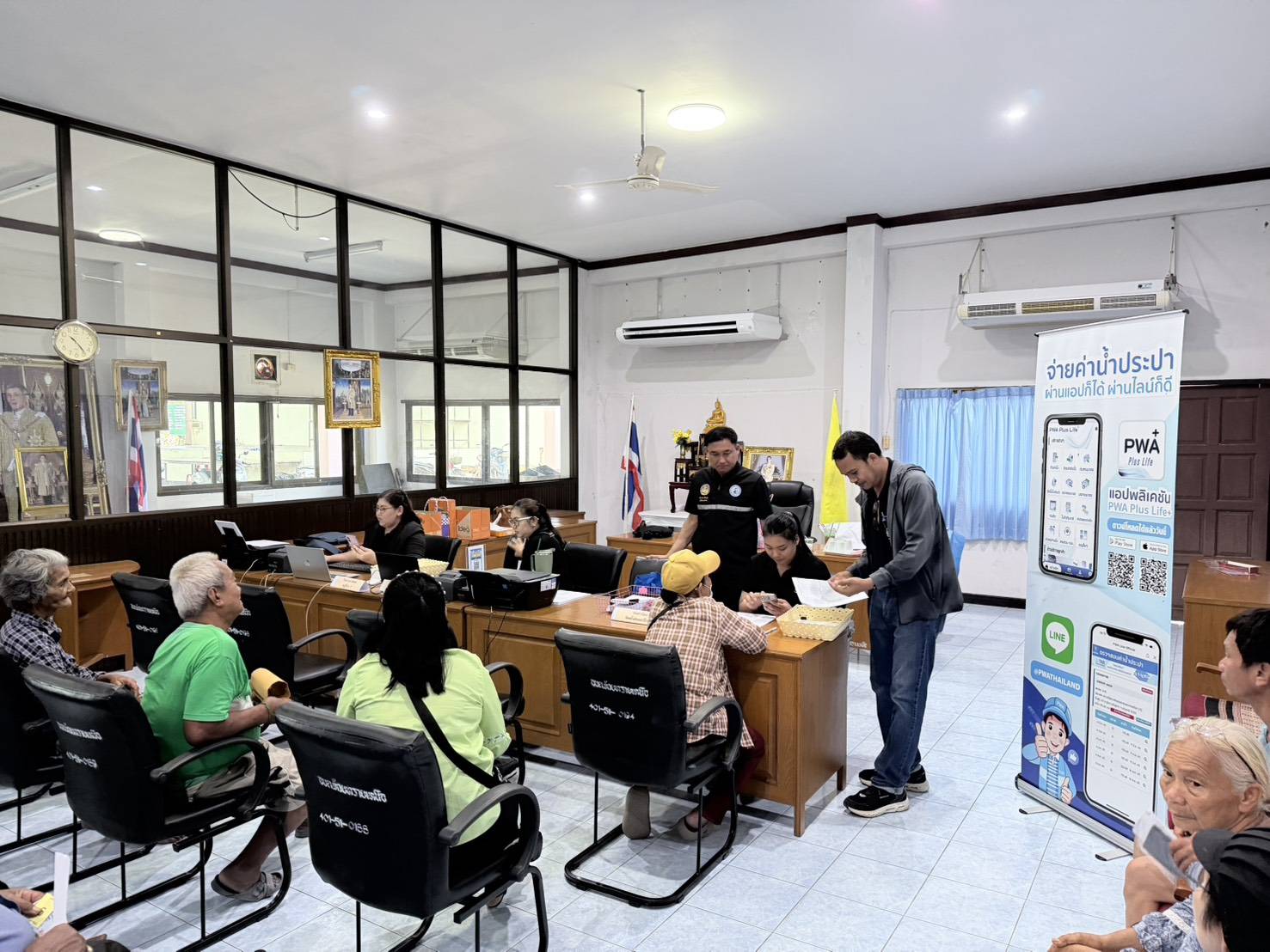 กปภ.สาขาปราณบุรี จัดกิจกรรมเติมใจให้กัน ลงพื้นที่ออกหน่วยประชาสัมพันธ์เชิงรุก เพิ่มผู้ใช้น้ำและปริมาณน้ำจำหน่าย สร้างความเชื่อมั่นด้านคุณภาพ และบริการของ กปภ. แนวเส้นท่อเมนใหม่ ณ อบต.ห้วยทรายเหนือ หมู่ที่ 1-7 อำเภอชะอำ จังหวัดเพชรบุรี