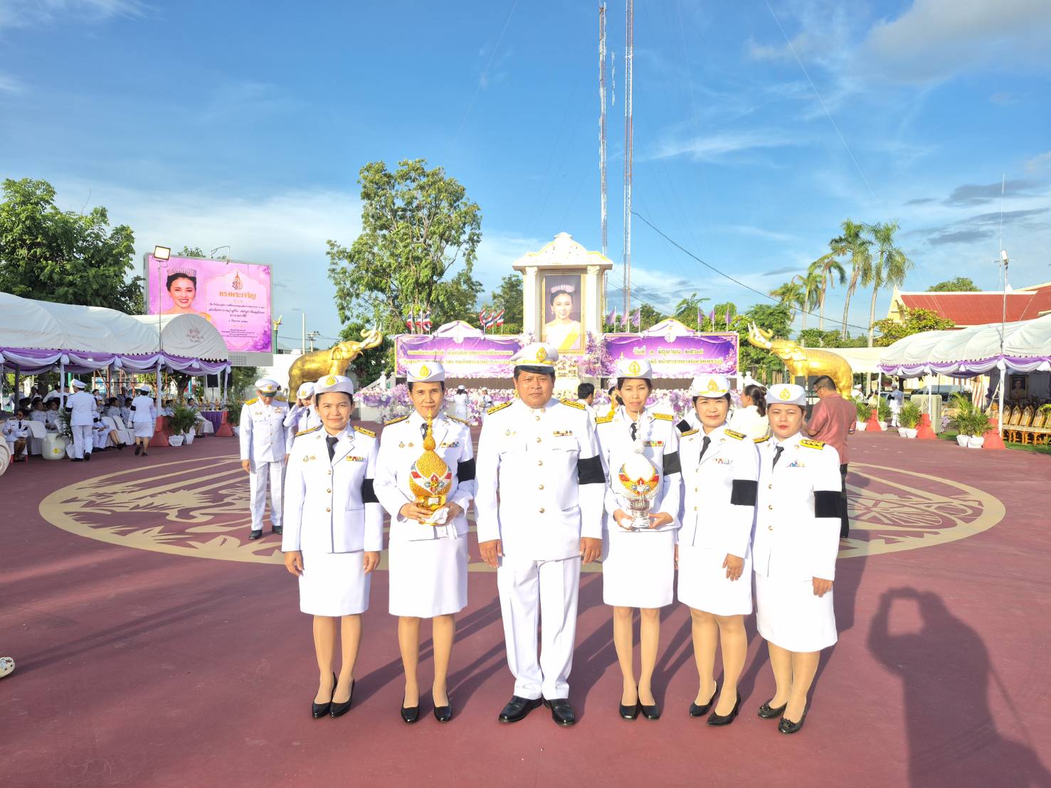 กปภ.สาขาเพชรบุรี ร่วมพิธีถวายเครื่องราชสักการะและวางพานพุ่ม และพิธีจุดเทียนถวายพระพรชัยมงคล เฉลิมพระเกียรติสมเด็จพระนางเจ้าสุทิดา พัชรสุธาพิมลลักษณ พระบรมราชินี เนื่องในโอกาสวันเฉลิมพระชนมพรรษา 3 มิถุนายน 2569