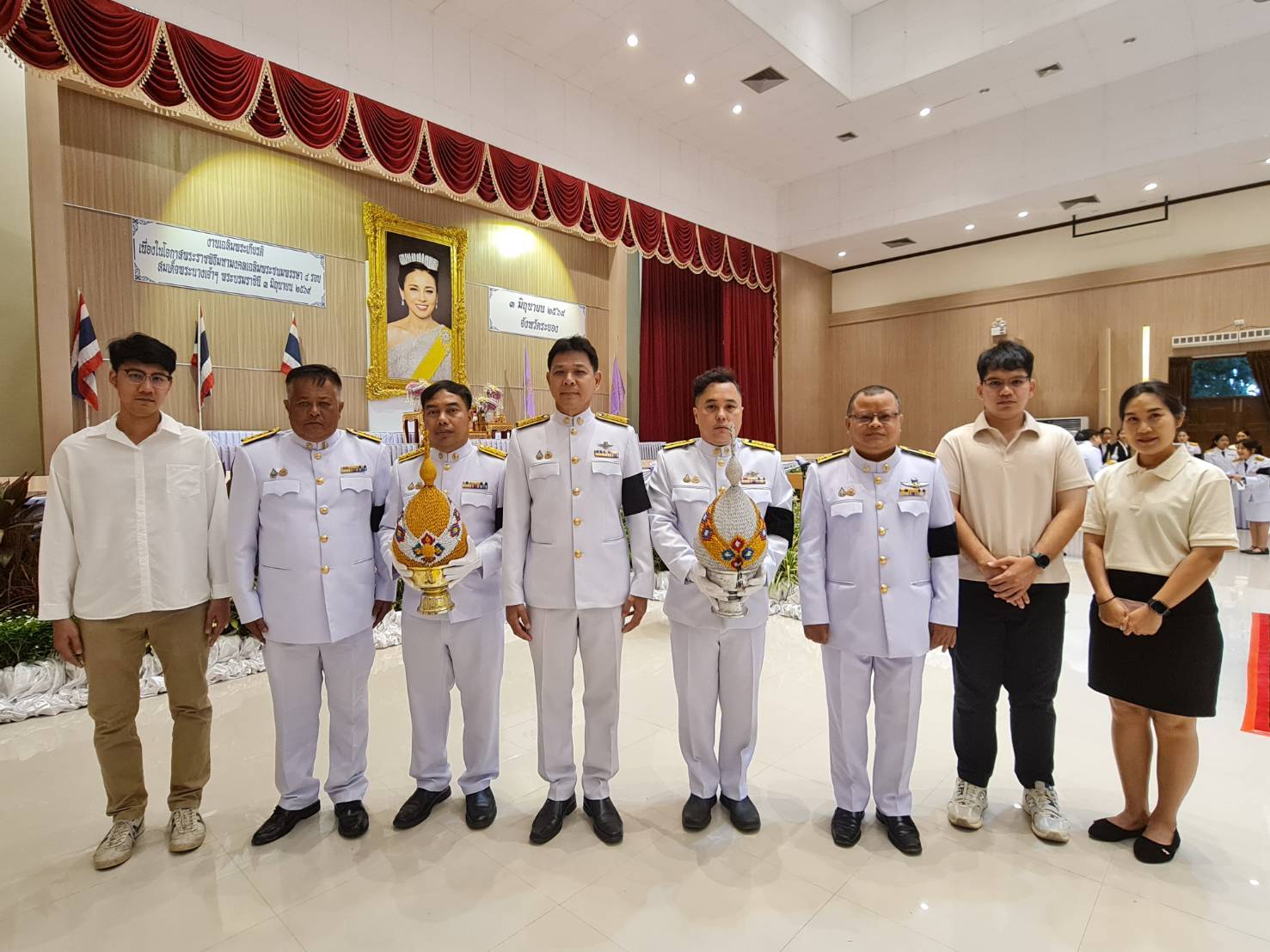 กปภ.สาขาระยอง ร่วมพิธีถวายเครื่องราชสักการะ วางพานพุ่มเงินพุ่มทอง และจุดเทียนถวายพระพรชัยมงคลสมเด็จพระนางเจ้าสุทิดา พัชรสุธาพิมลลักษณ พระบรมราชินี เนื่องในโอกาสพระราชพิธีมหามงคลเฉลิมพระชนมพรรษา 4 รอบ 48 พรรษา 3 มิถุนายน 2569