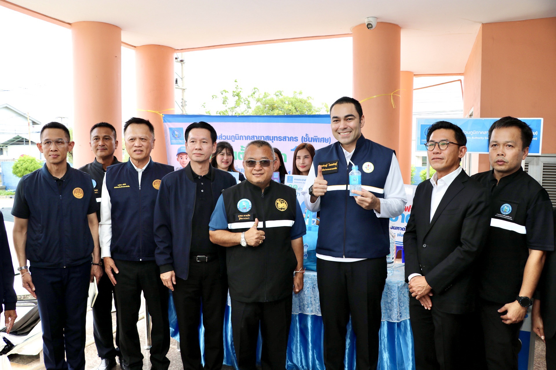 กปภ.สาขาสมุทรสาคร (พ) ร่วมให้การต้อนรับ นายเจเศรษฐ์ ไทยเศรษฐ์ รัฐมนตรีช่วยว่าการกระทรวงมหาดไทย ลงพื้นที่ติดตามโครงการป้องกันน้ำท่วมจังหวัดสมุทรสาคร