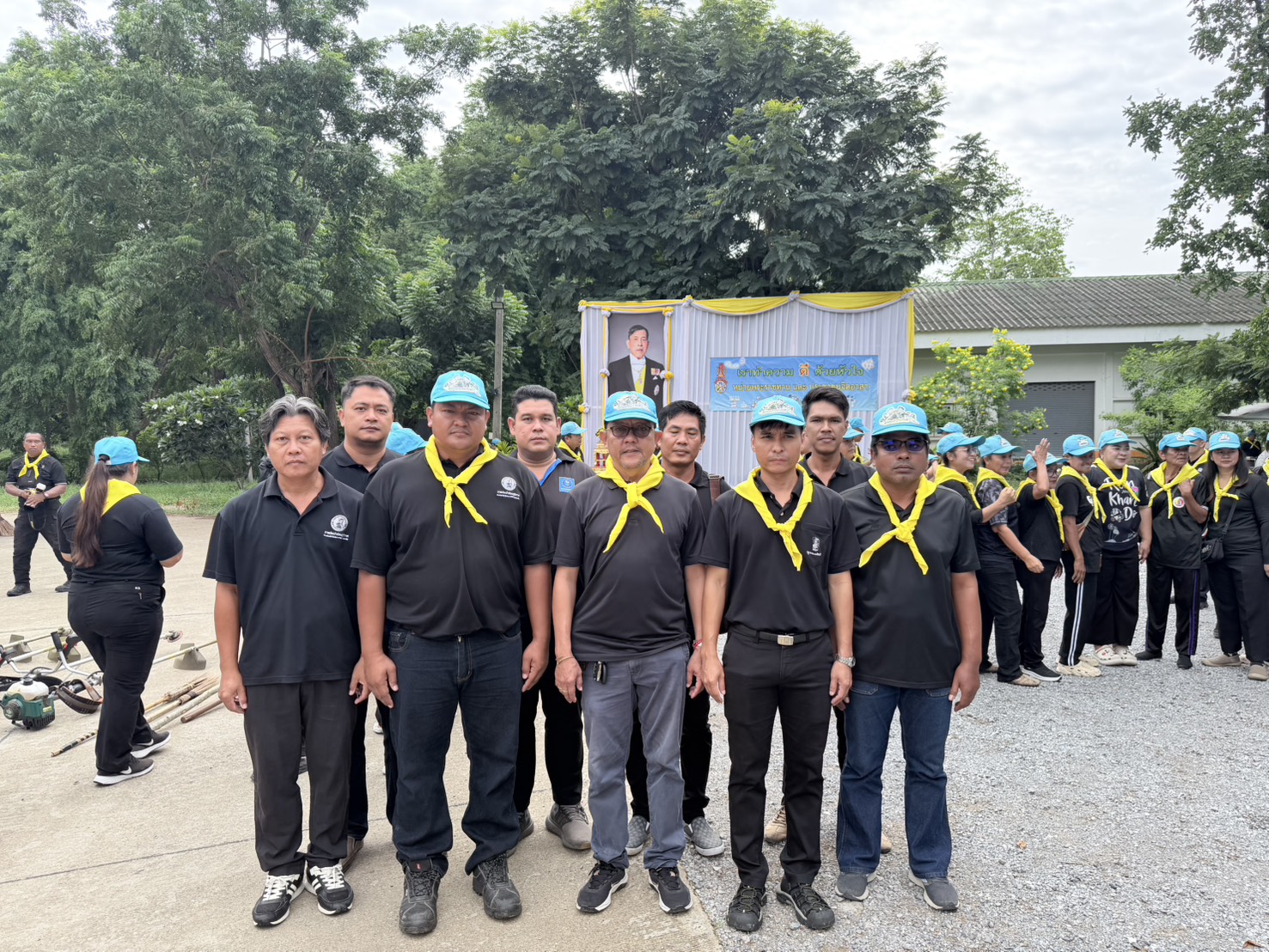 กปภ.สาขาปราณบุรี ร่วมกิจกรรมจิตอาสาพัฒนา เนื่องในวันคล้ายวันสวรรคตสมเด็จพระศรีนครินทราบรมราชชนนี (สมเด็จย่า) 💛