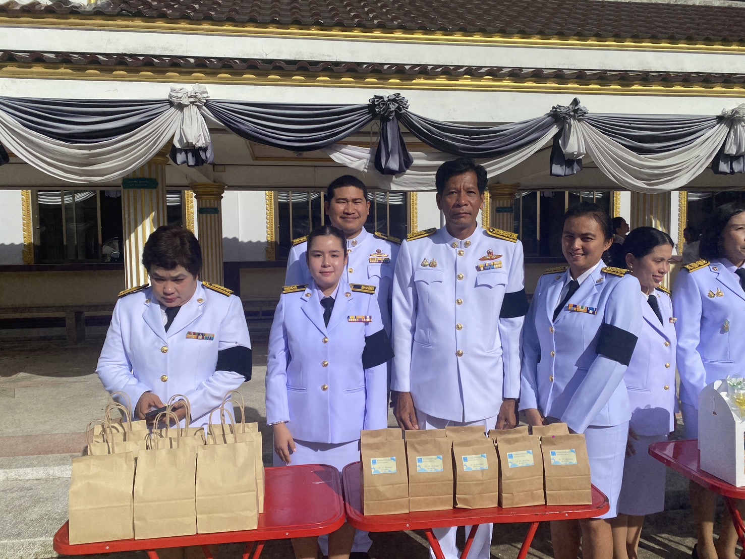กปภ.สาขาบางสะพานเข้าร่วมพิธีเจริญพระพุทธมนต์และทำบุญตักบาตรถวายพระกุศล เนื่องในโอกาสฉลองพระชนมายุ 99 พรรษา สมเด็จพระอริยวงศาคตญาณ สมเด็จพระสังฆราช สกลมหาสังฆปริณายก 26 มิถุนายน 2569