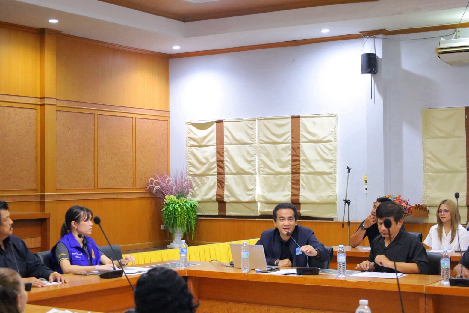 การประปาส่วนภูมิภาคสาขาฉะเชิงเทรา ร่วมประชุมหาแนวทางแก้ไขปัญหาความเดือดร้อนของประชาชนที่ยังไม่มีน้ำประปาใช้ในการอุปโภค-บริโภค