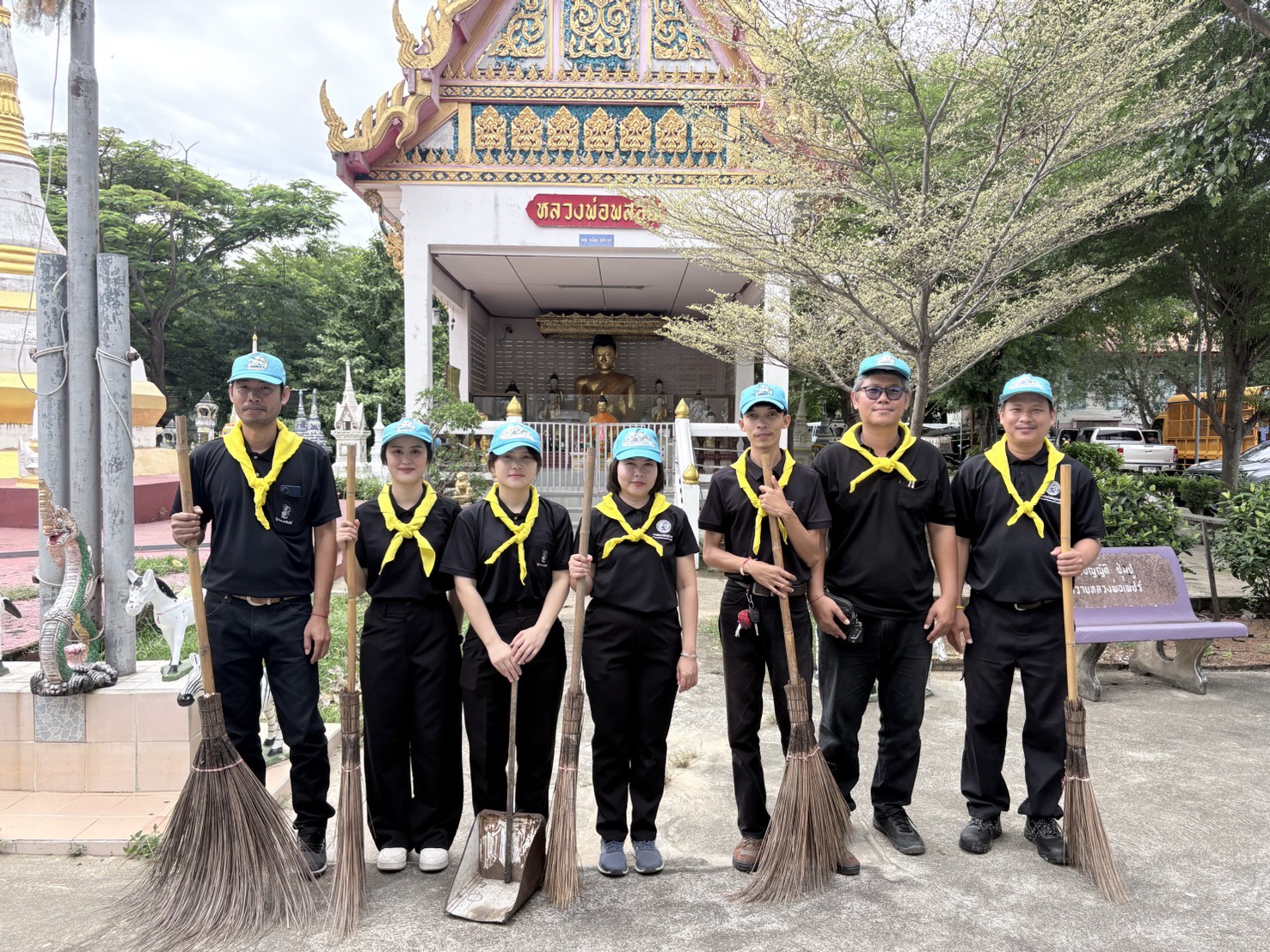 กปภ.สาขาปทุมธานี(พ) เข้าร่วมกิจกรรมจิตอาสา เราทำความดี ด้วยหัวใจ เนื่องในโอกาสวันแม่แห่งชาติ ณ วัดสองพี่น้อง ม.2 ต.บ้านงิ้ว จ.ปทุมธานี