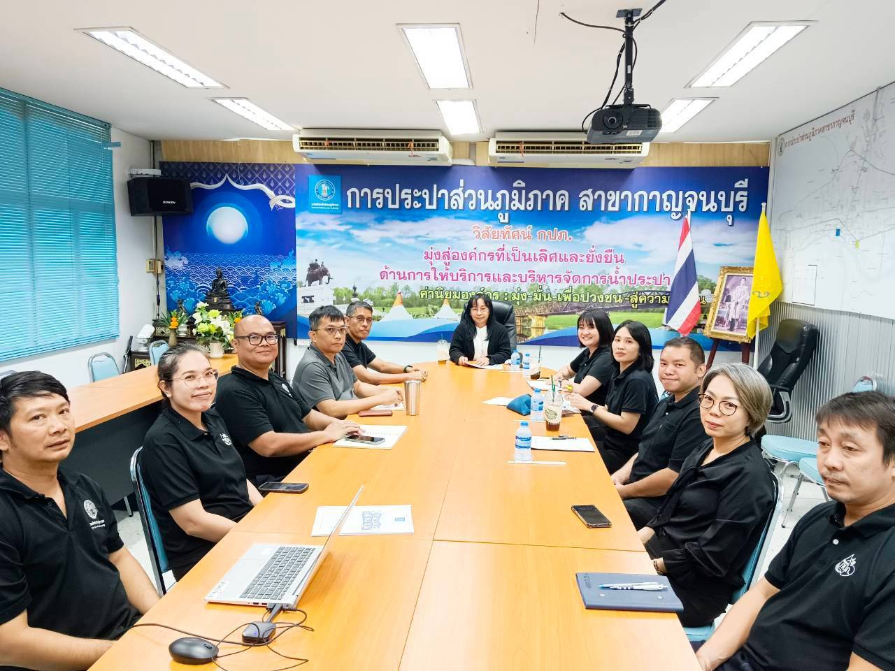 กปภ.สาขากาญจนบุรี ให้การต้อนรับผู้ช่วยผู้อำนวยการการประปาส่วนภูมิภาคเขต 3 (บริหาร) พร้อมคณะ ในการตรวจประเมินผลการดำเนินการโครงการจัดการน้ำสะอาด Water Safety Plan : WSP ปี 2569