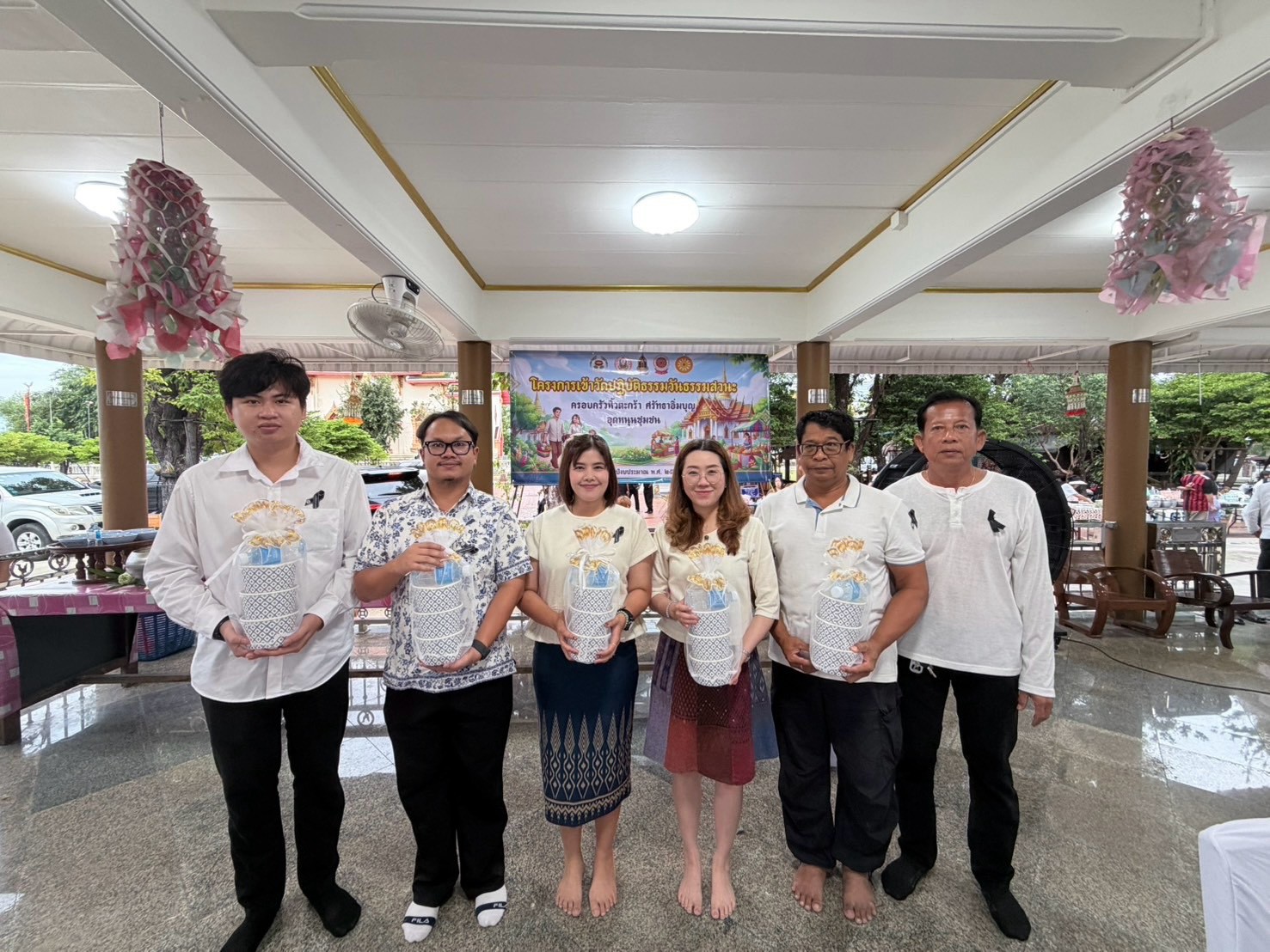 กปภ.สาขาปทุมธานี (พ) เข้าร่วมพิธีทำบุญตักบาตร  โครงการเข้าวัดปฎิบัติธรรมวันธรรมสวนะ ณ วัดหนองปรง ตำบลบางเดื่อ อำเภอเมืองปทุมธานี