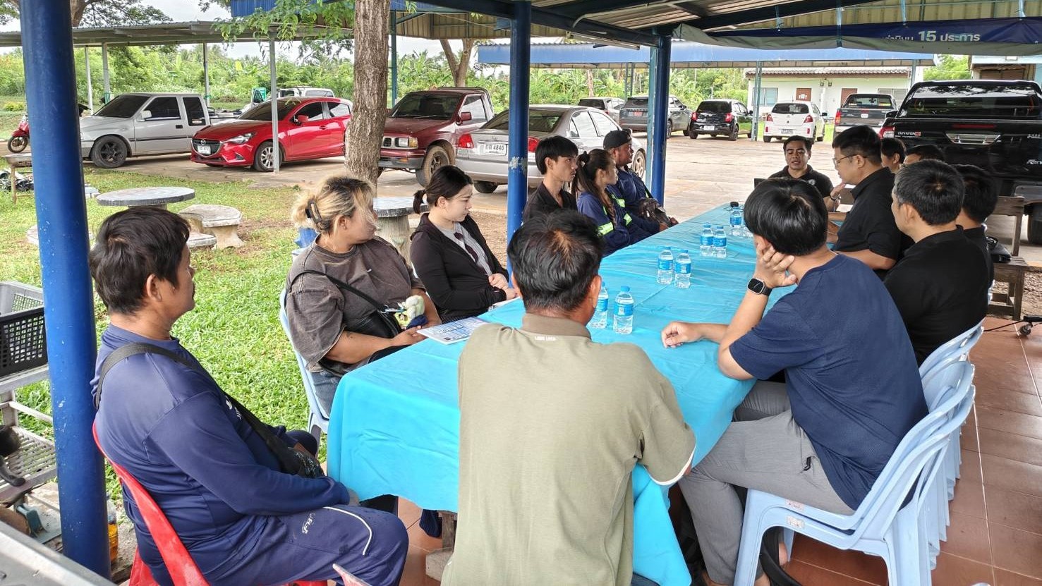 กปภ.สาขาปักธงชัย รุกเสริมความปลอดภัย ติวเข้มผู้รับจ้างก่อนปฏิบัติงาน พร้อมเสริมอาวุธทางปัญญาด้วยนวัตกรรม "PWA FIX" ของสาขา เพื่อส่งมอบบริการที่รวดเร็วและโปร่งใส