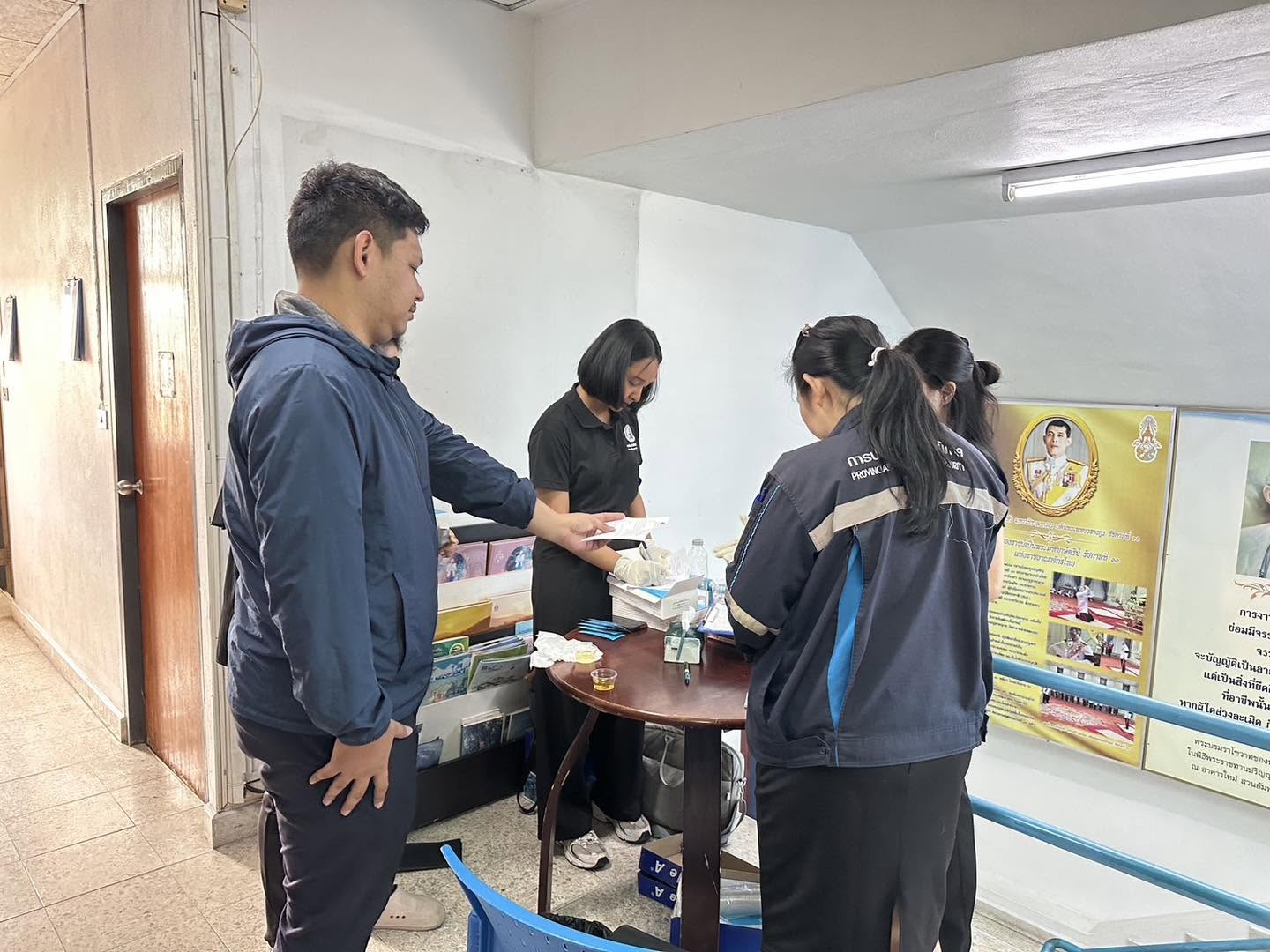 กปภ.ข.1 ขับเคลื่อนนโยบาย มาตรฐานการป้องกันและแก้ไขปัญหายาเสพติดในสถานประกอบกิจการ (มยส.) ลุยตรวจหาสารเสพติด กปภ.สาขาศรีราชา มุ่งสู่องค์กรสีขาวอย่างยั่งยืน