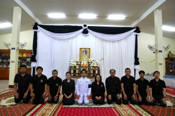 กปภ.สาขาปักธงชัย ร่วมพิธีบำเพ็ญกุศลสวดพระพุทธมนต์สมเด็จพระนางเจ้าสิริกิติ์ พระบรมราชินีนาถ พระบรมราชชนนีพันปีหลว