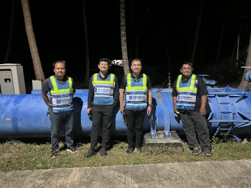 กปภ.สาขาขนอม ลงพื้นที่ปฏิบัติงานลดน้ำสูญเสีย โดยวิธี Step Test และเดินสำรวจหาท่อแตก/ท่อรั่ว ตามแผนปฏิบัติกา