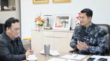ร่วมประชุมหารือกับ ว่าที่ร้อยตรีณัฐพงษ์ ภูมิมาตร นายกเทศมนตรีตำบลโคกหล่อ และ นายบุญโชค อินทอง ผู้อำนวยการกองช่า